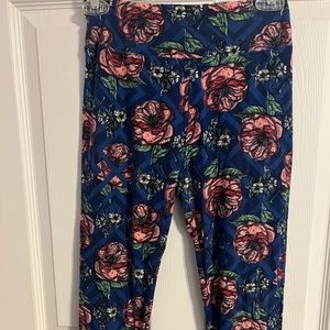 One Size LuLaRoe Leggings. Great Condition from smoke free and pet friendly home